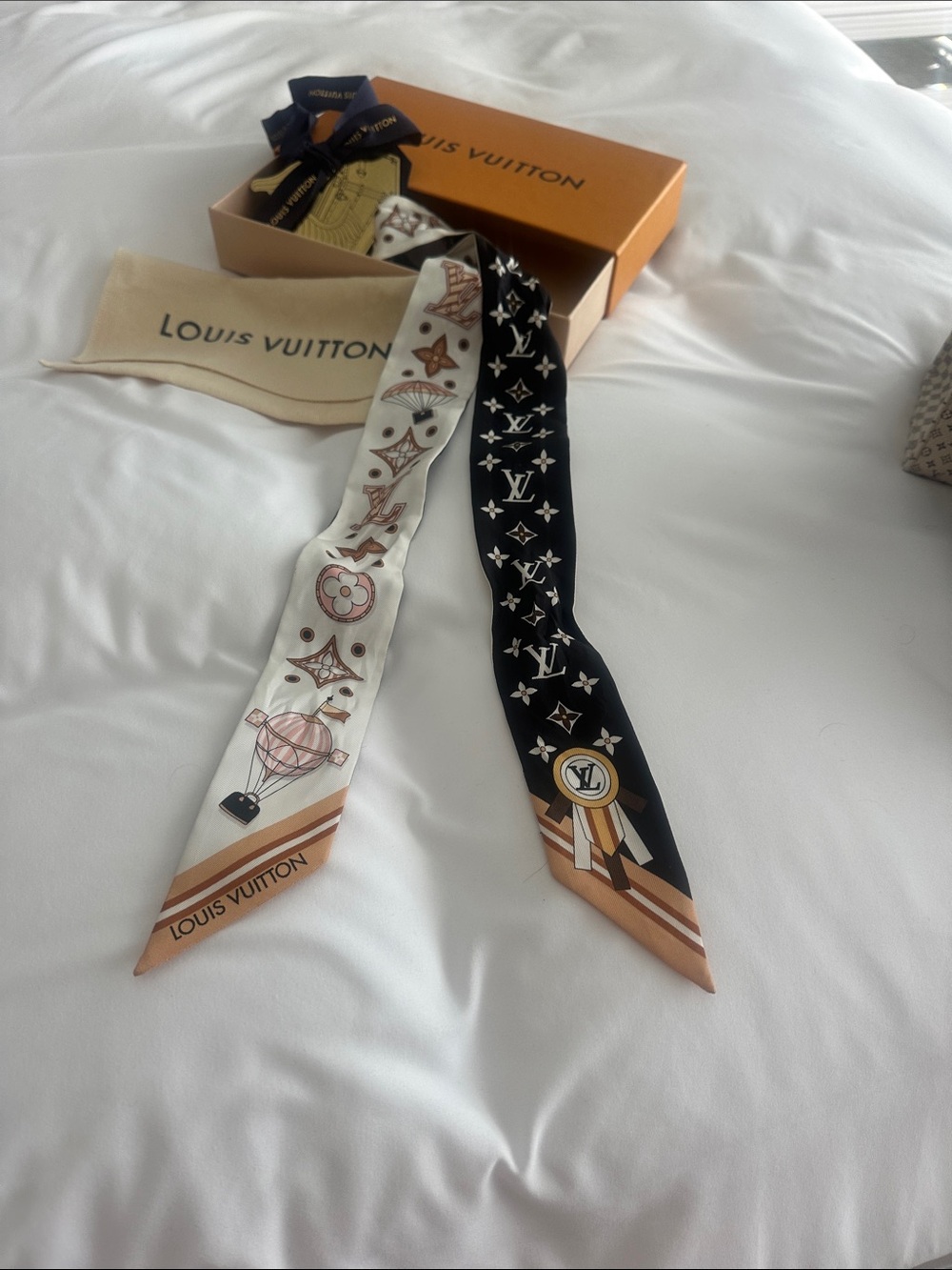 Louis Vuitton Two-Tone Monogram Silk Twilly Bandeau / Scarf - Black & White pink - Picture 5 of 5